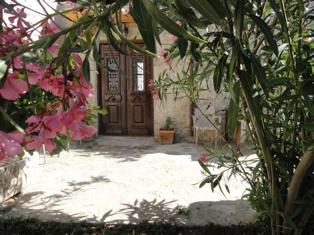 Villa Камиларион Экстерьер фото